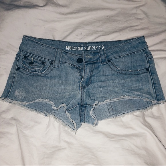 Mossimo Supply Co. Pants - jean booty shorts ✨ Mossimo Supply Co. Pants - jean booty shorts ✨